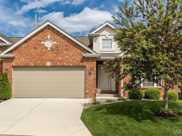 169 Tori Pines Drive , Oakville, MO 63129