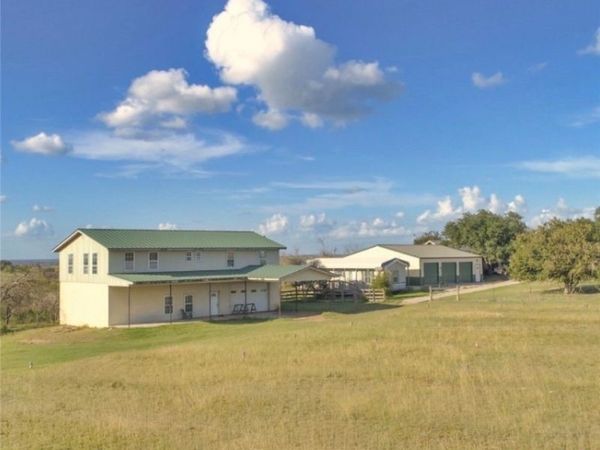 3371 Rathkamp Dreyer Road , Yoakum, TX 77995