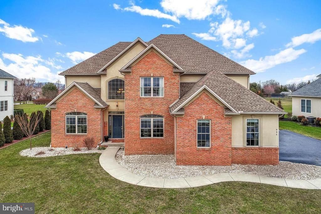 936 WETHERBURN DRIVE, YORK, PA 17404