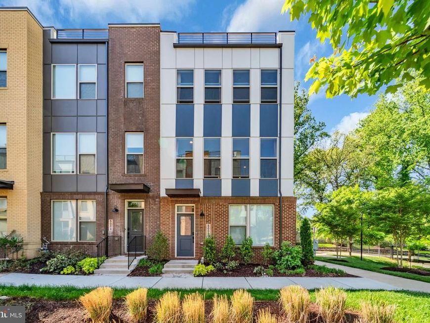 5002 Oakmoore Drive, Rockville, MD 20852 Main Photo