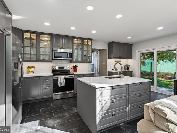 197 W 8TH STREET, PENNSBURG, PA 18073