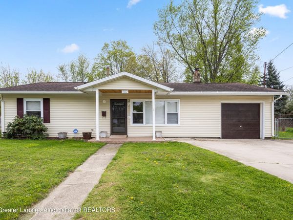 5017 Kessler Drive, Lansing, MI 48910