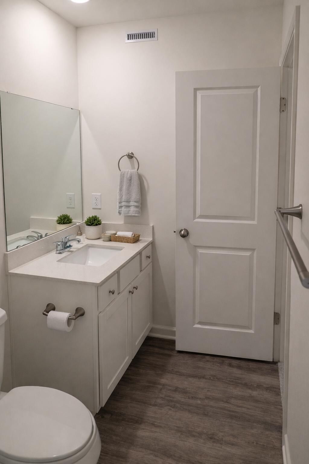 480 Colchester Court Photo 11