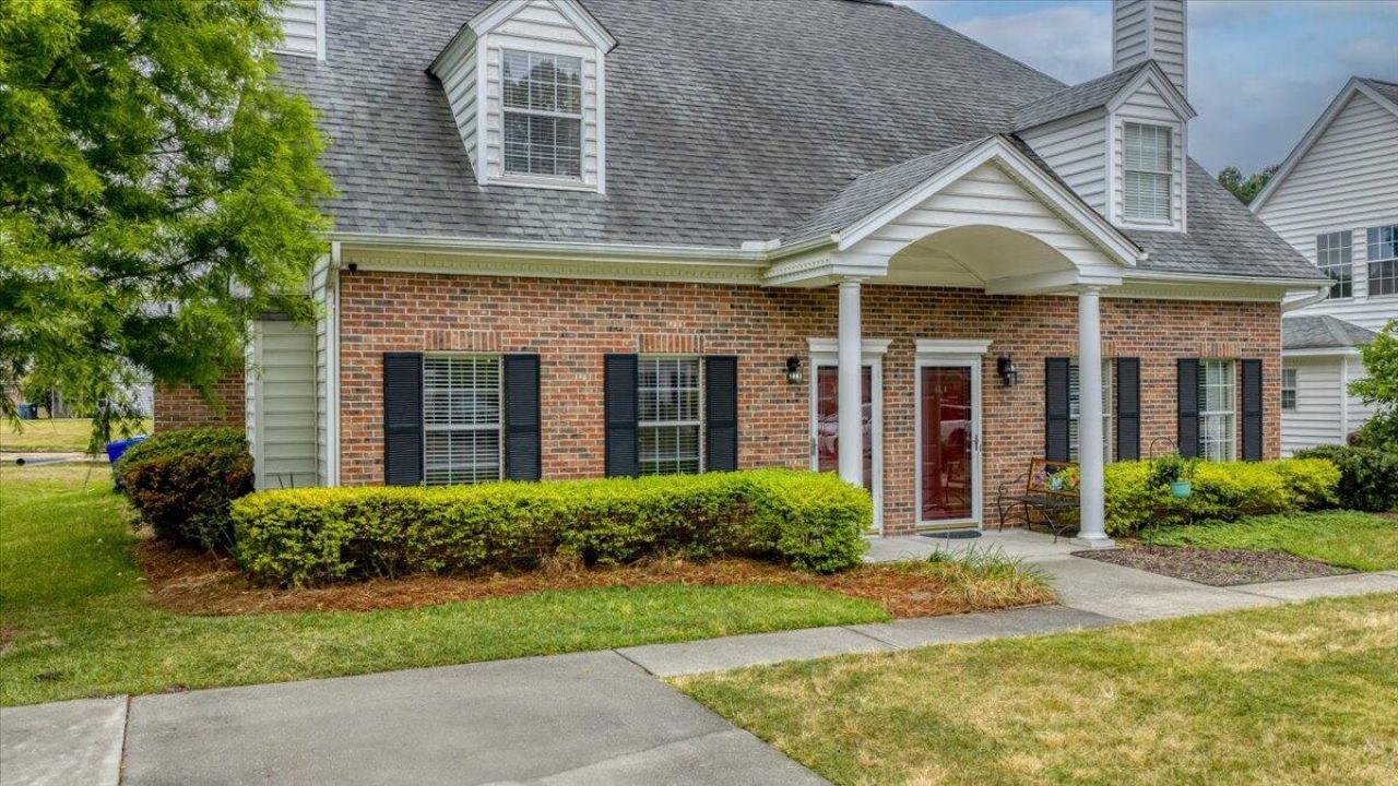 4816 Habersham Lane Photo 17
