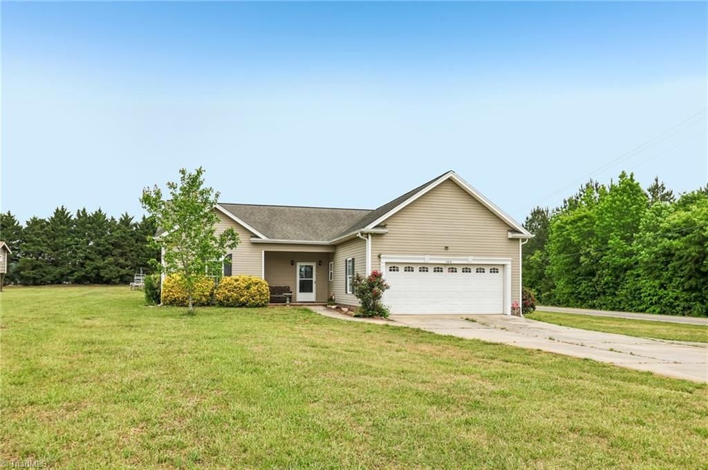 104 Mollie Road, Harmony, NC 28634 Main Photo