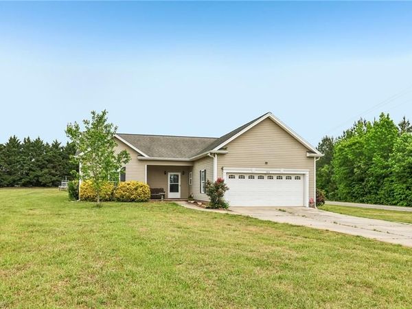 104 Mollie Road, Harmony, NC 28634