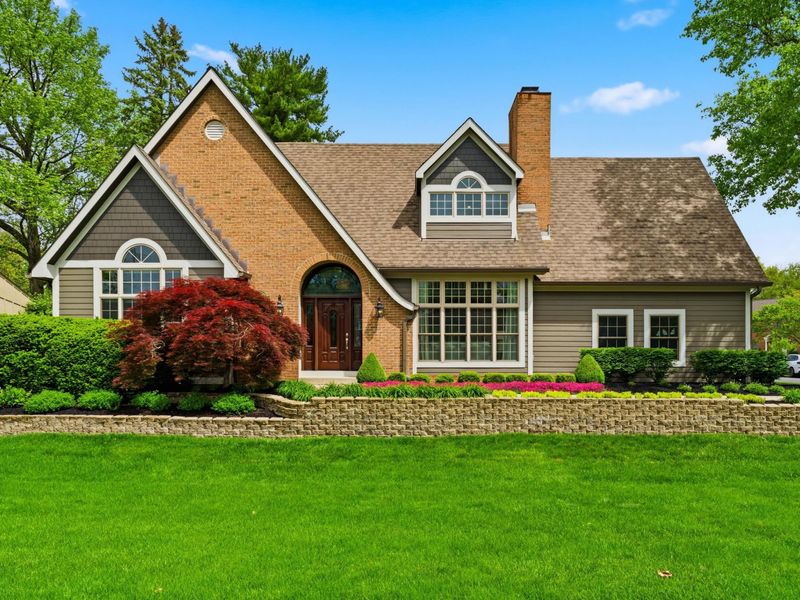 2350 Zollinger Road, Upper Arlington, OH 43221 Photo 1