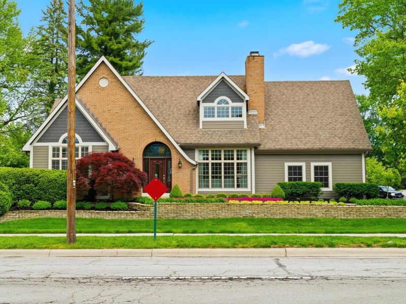 2350 Zollinger Road, Upper Arlington, OH 43221 Photo 3
