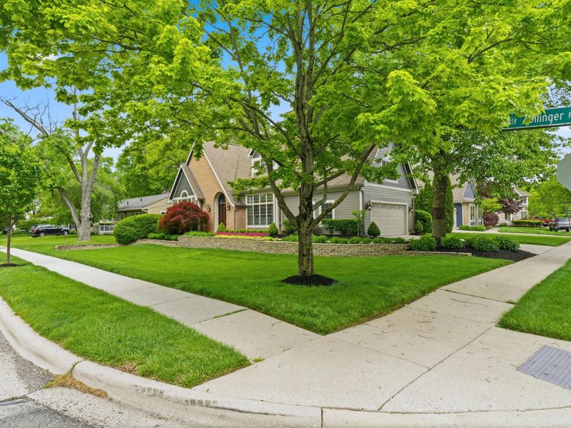 2350 Zollinger Road, Upper Arlington, OH 43221 Photo 4