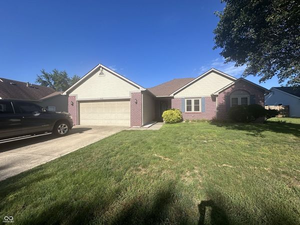 608 Morningside Drive , Whiteland, IN 46184