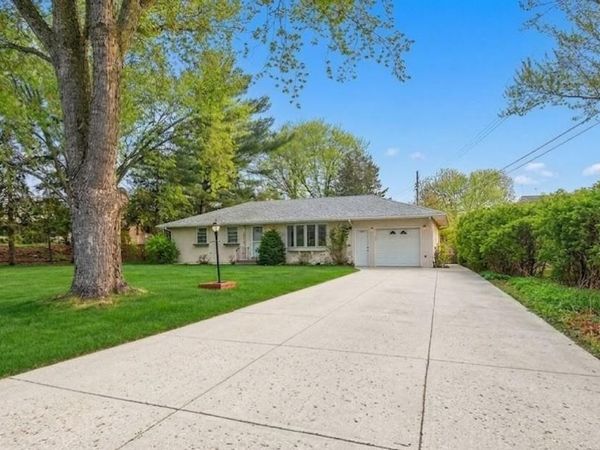 1845 City Heights Drive, Maplewood, MN 55117
