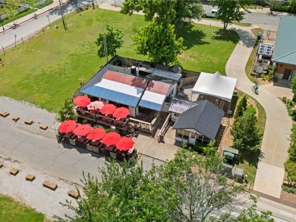 208 NE 3rd Street, Bentonville, AR 72712