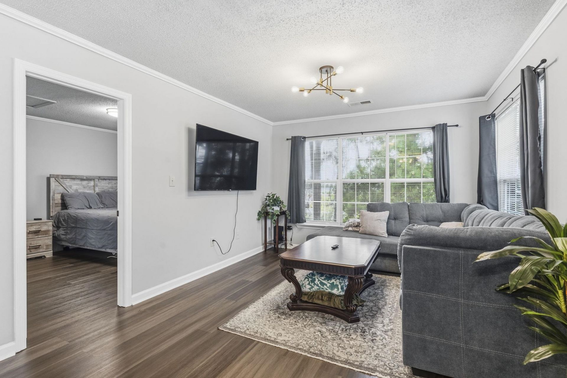 4251 Villas Dr. Photo 13