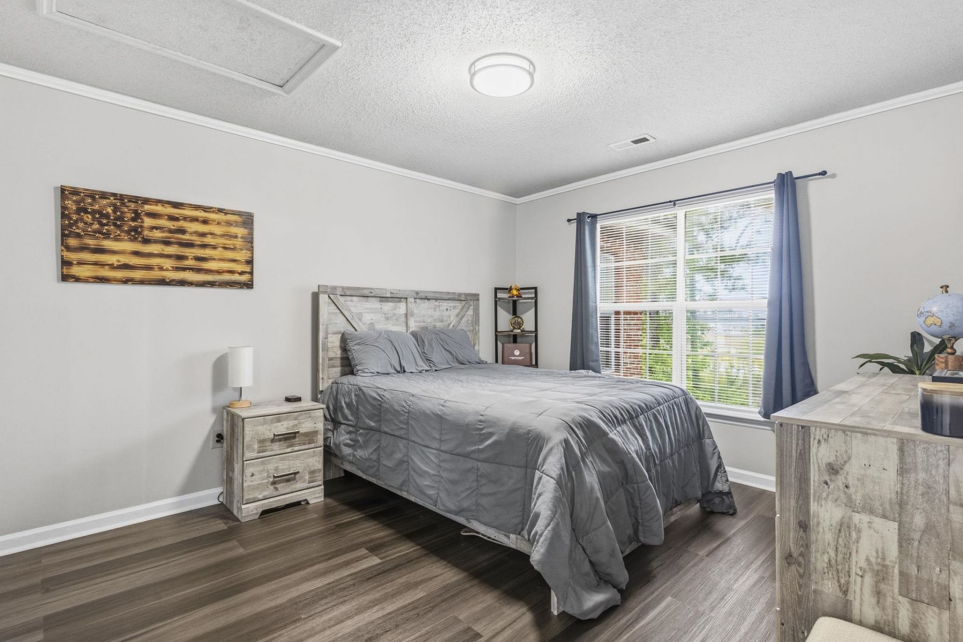 4251 Villas Dr. Photo 14