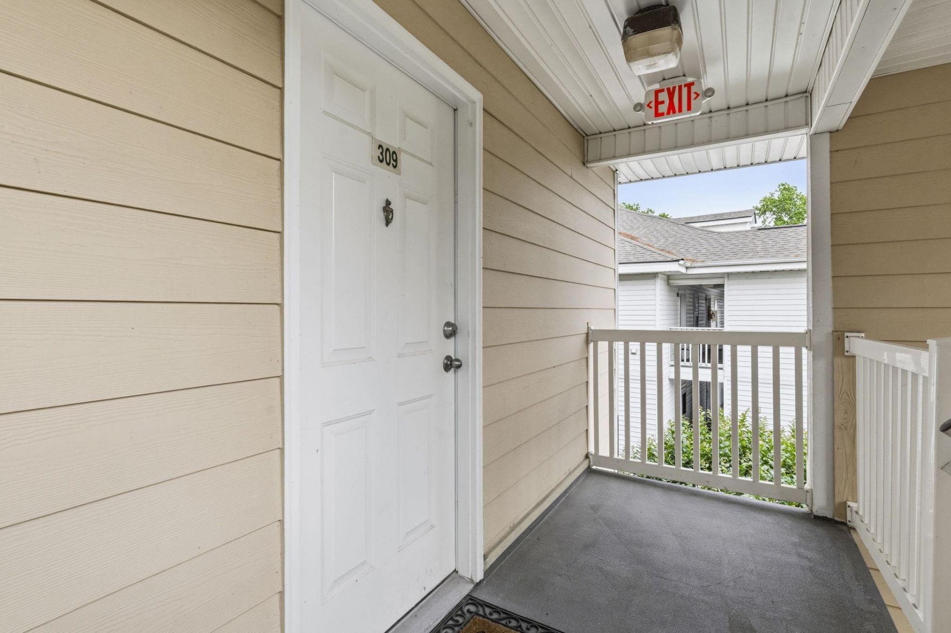 4251 Villas Dr. Photo 21
