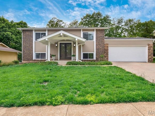 903 Parma Drive , Ballwin, MO 63021
