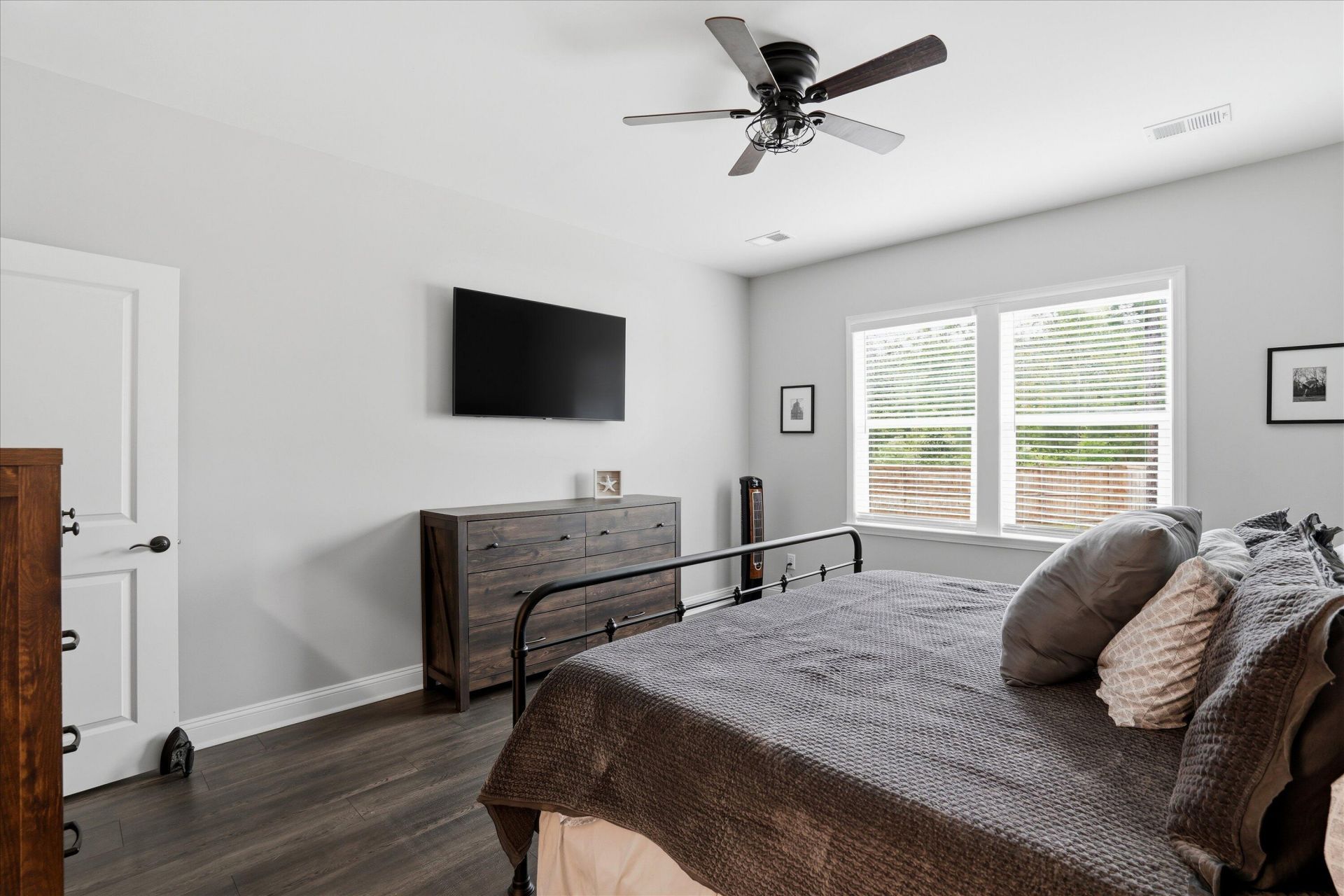 3046 Grinnell Street Photo 22