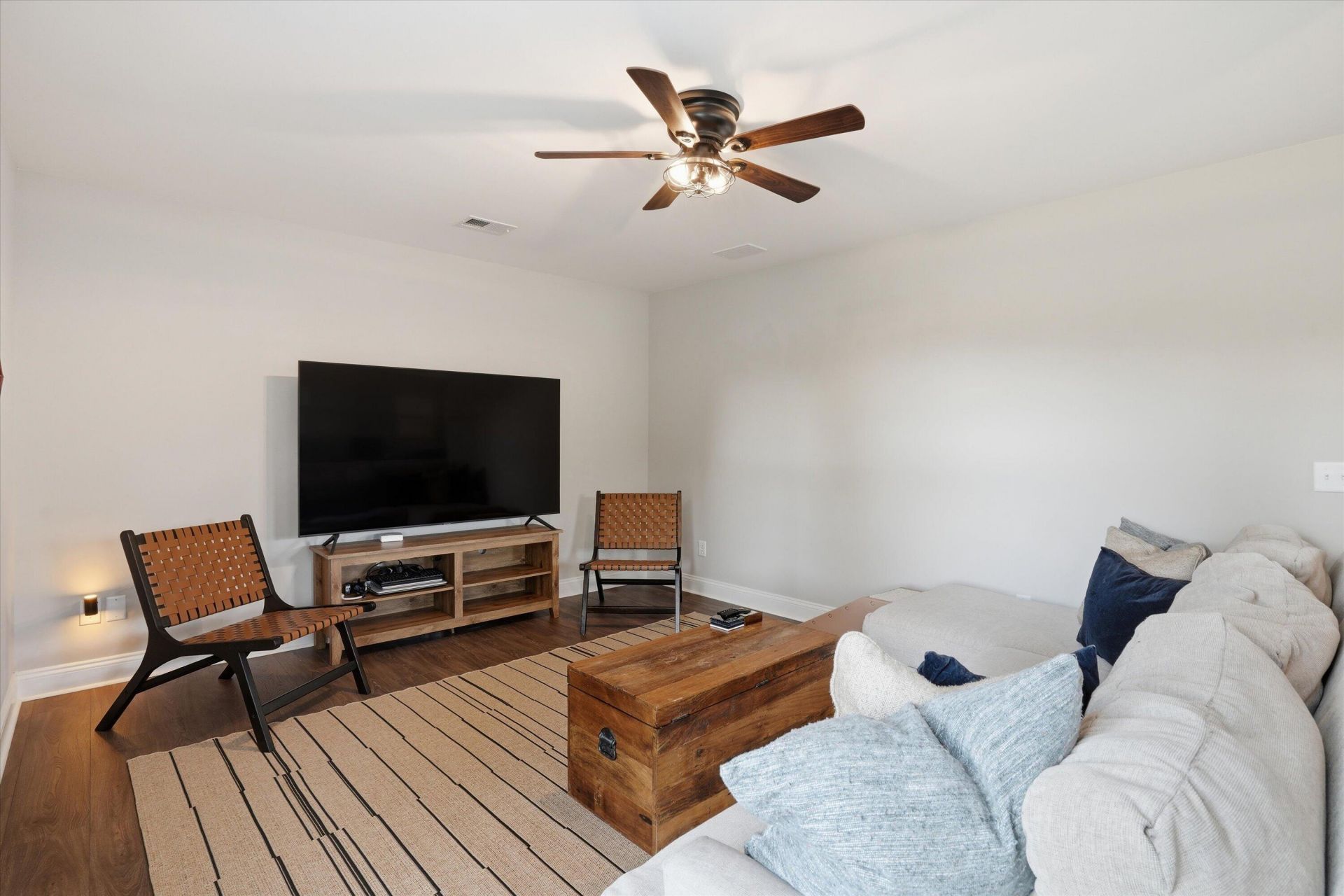 3046 Grinnell Street Photo 37