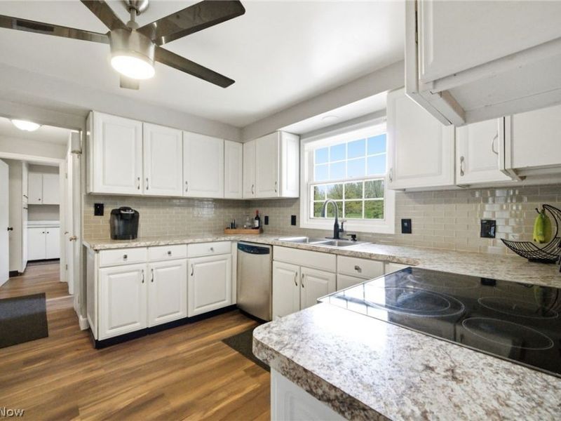 2251 Pine Ridge Drive , Wickliffe, OH 44092 Photo 5