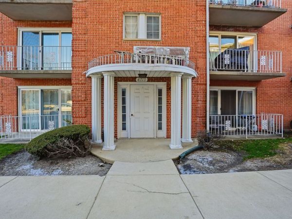 8713 W Ballard Road, Des Plaines, IL 60016