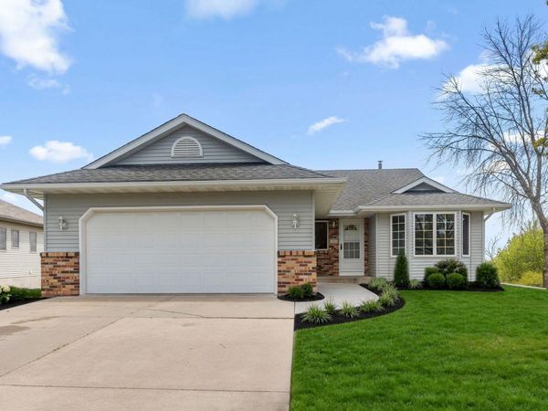 305 Crestview Drive , Hastings, MN 55033