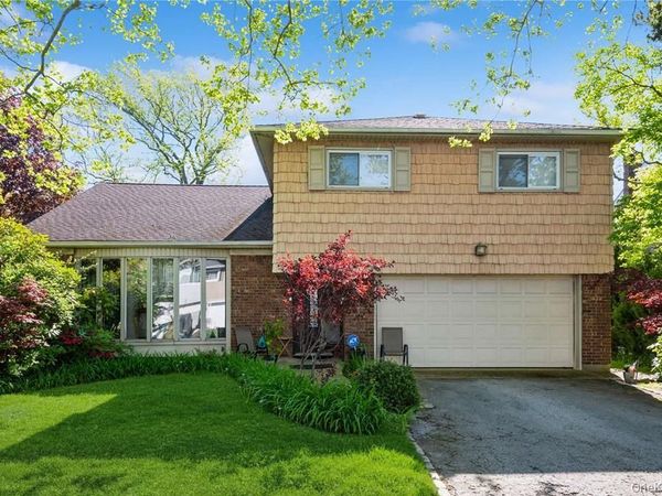 1040 Cedarhurst Street , North Woodmere, NY 11581