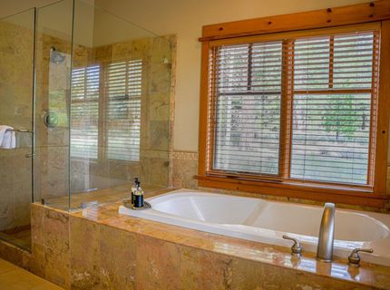 12445 Lookout Loop, Truckee, CA 96161 Photo
