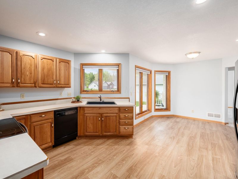 868 Fairway Drive , Howard, OH 43028 Photo 11