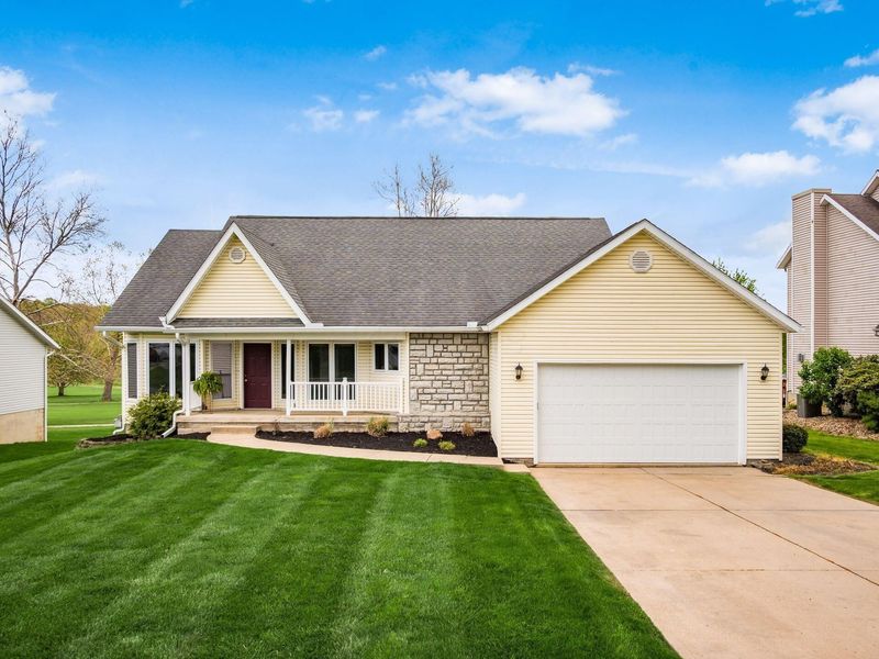 868 Fairway Drive , Howard, OH 43028 Photo 3