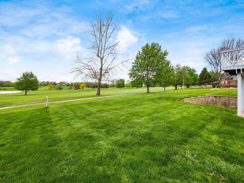 868 Fairway Drive , Howard, OH 43028 Photo 4