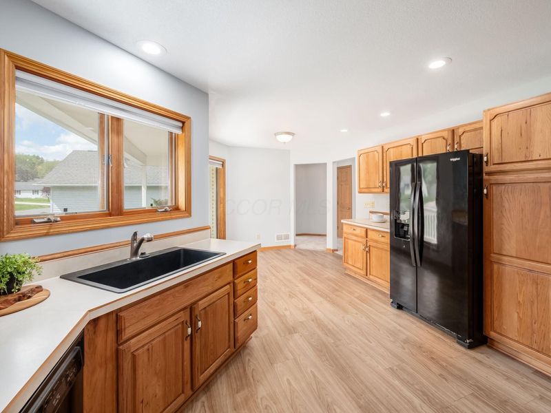 868 Fairway Drive , Howard, OH 43028 Photo 9