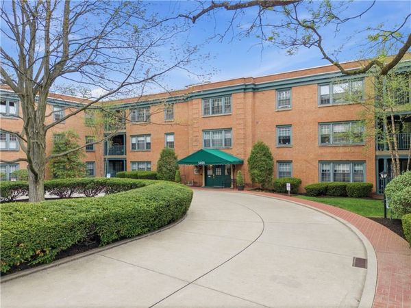 5825 5th Ave, Unit 201, Pittsburgh, PA 15232
