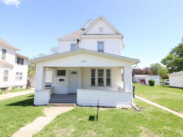 2122 Olive Street, Cedar Falls, IA 50613