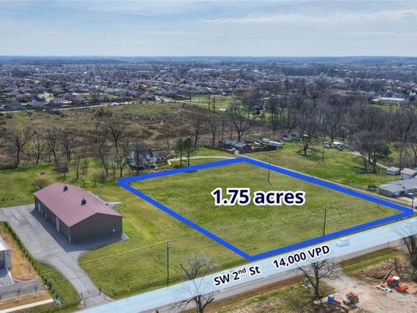 4201 SW Second Street , Bentonville, AR 72712