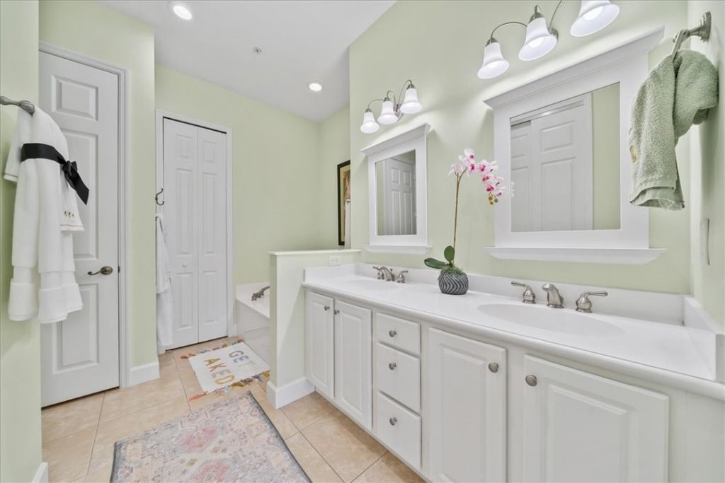 2340 Water Oaks Court, Unit 223, Vero Beach, FL 32962 Photo