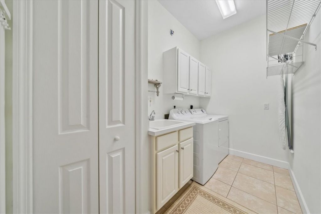 2340 Water Oaks Court, Unit 223, Vero Beach, FL 32962 Photo