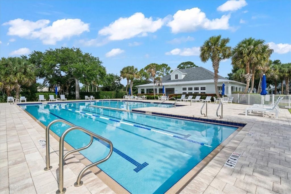 2340 Water Oaks Court, Unit 223, Vero Beach, FL 32962 Photo