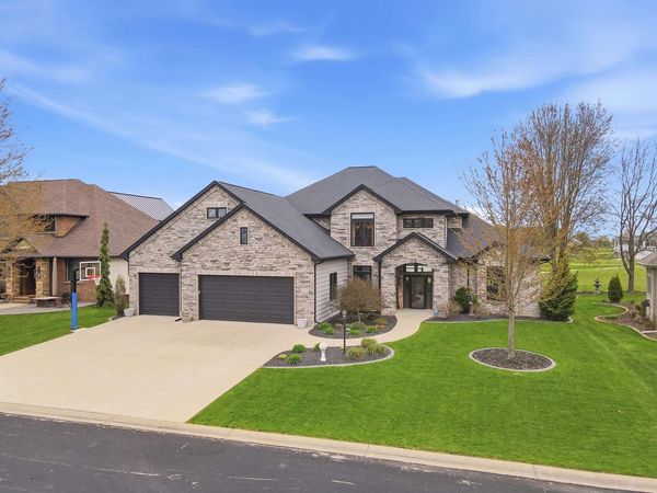 227 PETERLYNN DRIVE, Wrightstown, WI 54180