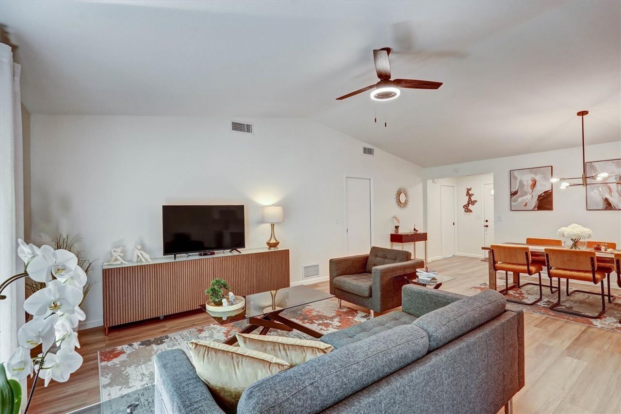 3925 Oakhurst Boulevard, Sarasota, FL 34233 Photo