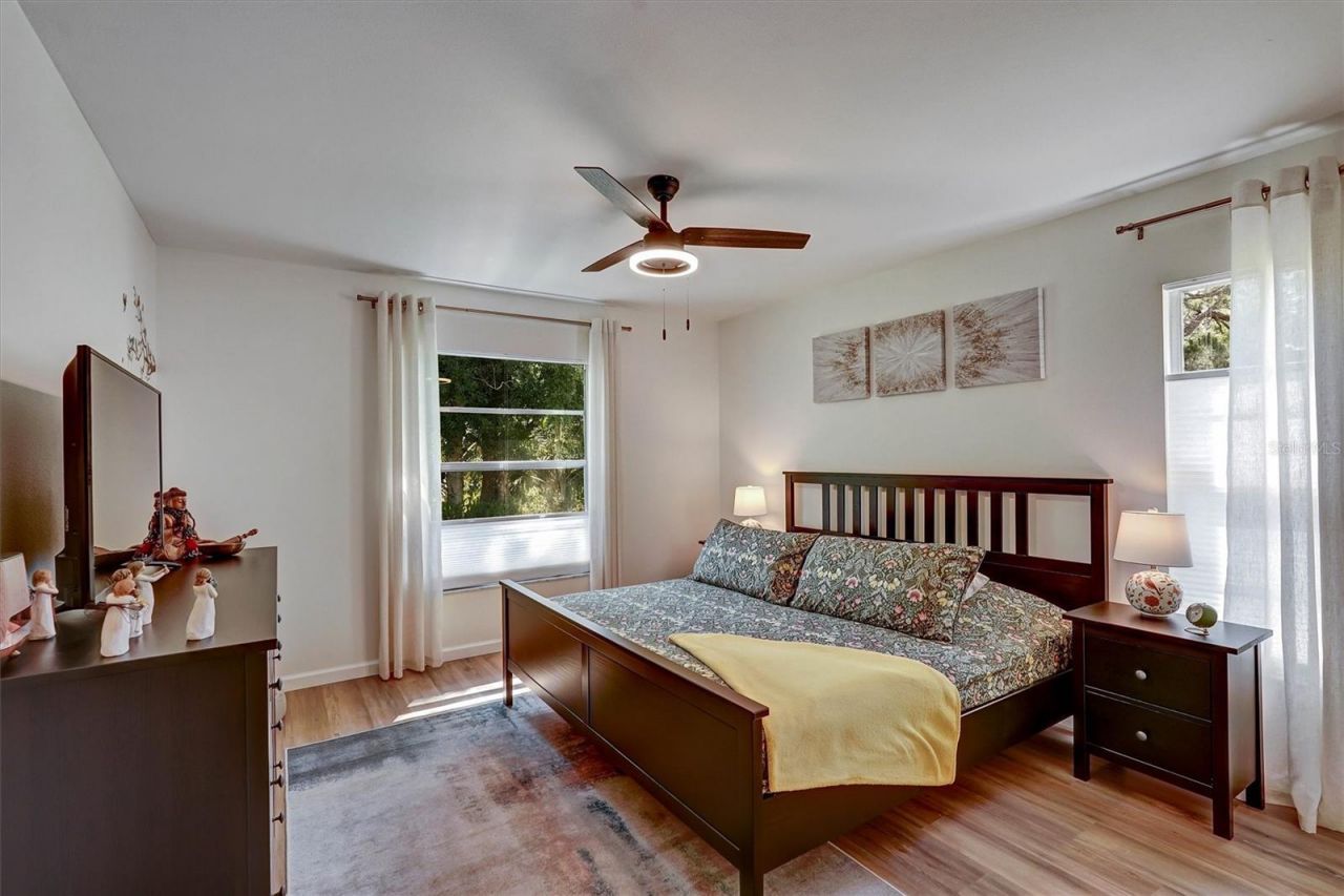 3925 Oakhurst Boulevard, Sarasota, FL 34233 Photo
