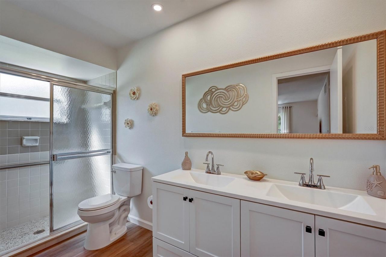 3925 Oakhurst Boulevard, Sarasota, FL 34233 Photo