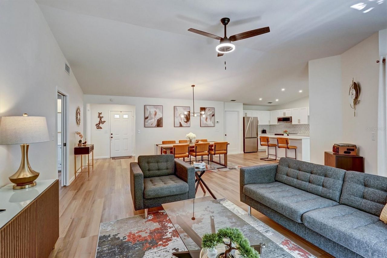 3925 Oakhurst Boulevard, Sarasota, FL 34233 Photo