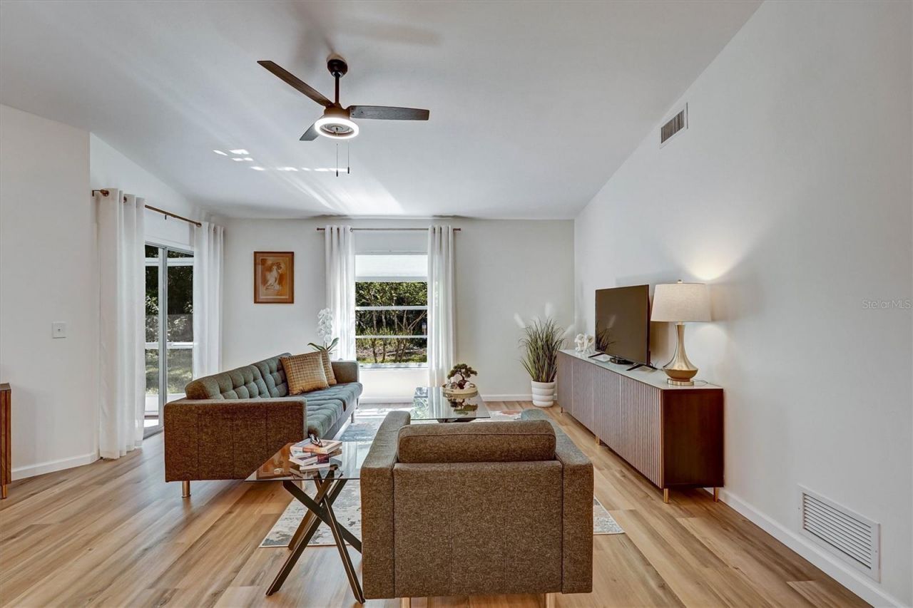 3925 Oakhurst Boulevard, Sarasota, FL 34233 Photo