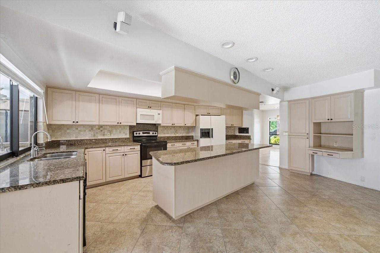 4326 Middle Lake Drive, Tampa, FL 33624 Photo