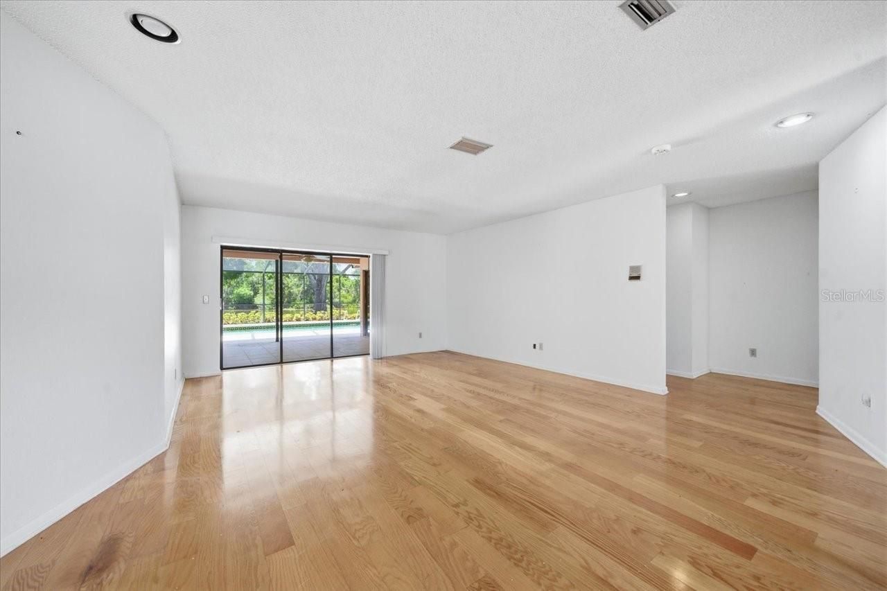 4326 Middle Lake Drive, Tampa, FL 33624 Photo