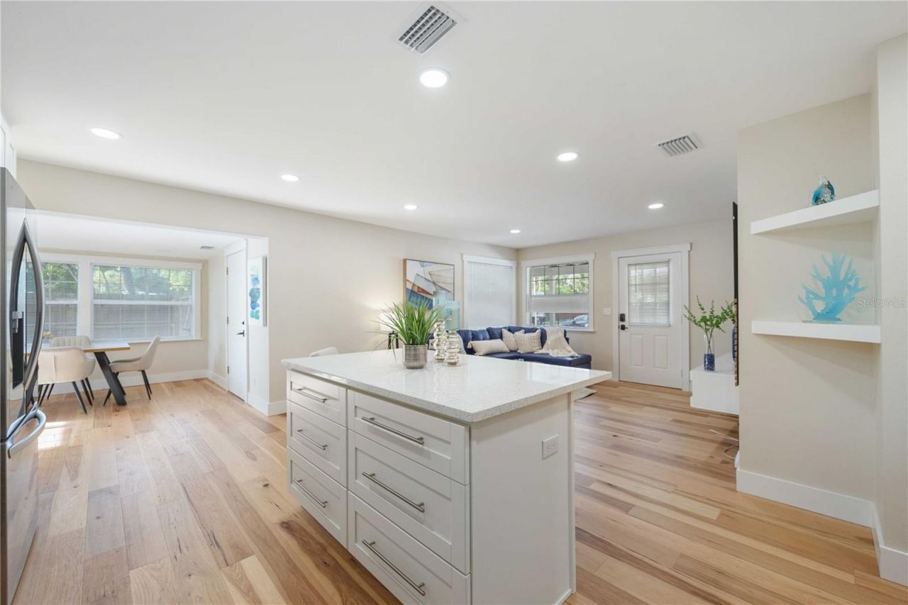 2205 Floyd Street , Sarasota, FL 34239 Photo