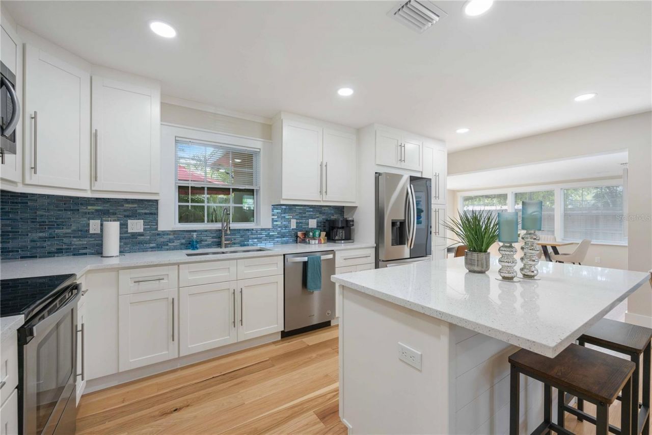 2205 Floyd Street , Sarasota, FL 34239 Photo