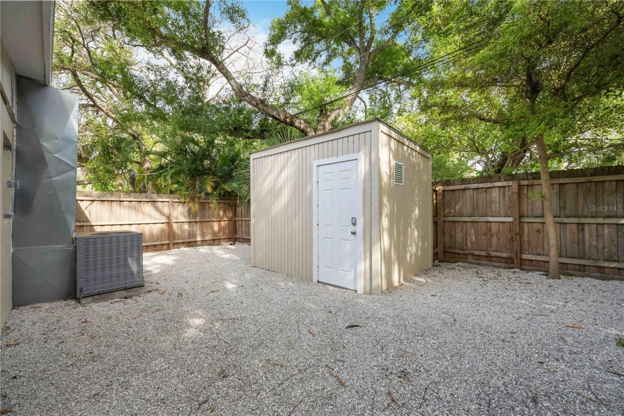 2205 Floyd Street , Sarasota, FL 34239 Photo