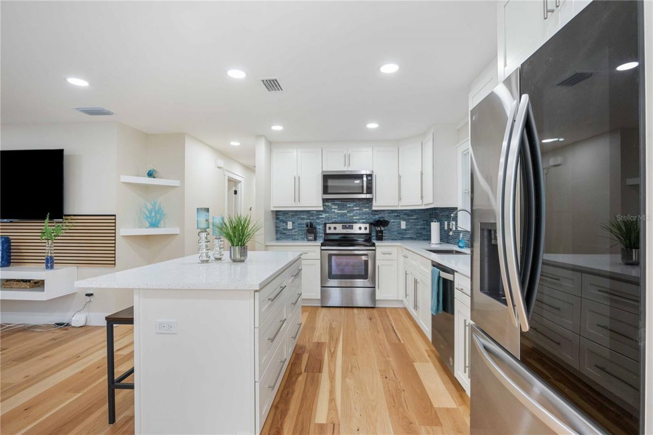 2205 Floyd Street , Sarasota, FL 34239 Photo