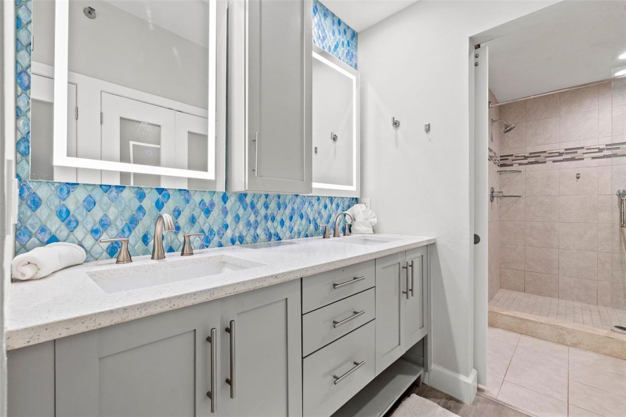 615 Dream Island Place, Unit 210, Longboat Key, FL 34228 Photo